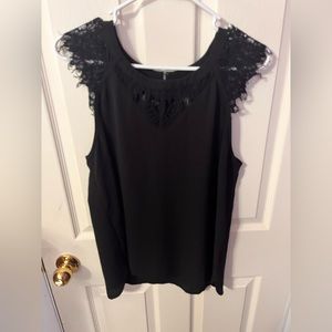 Black lace sleeveless top like new